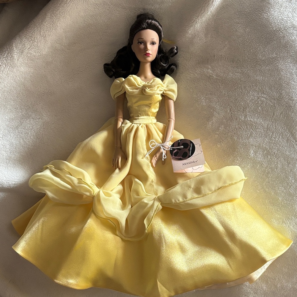 Madame Alexander, 18" Belle. 1 of 300 Made. Mint Condition! Open to Offers!
